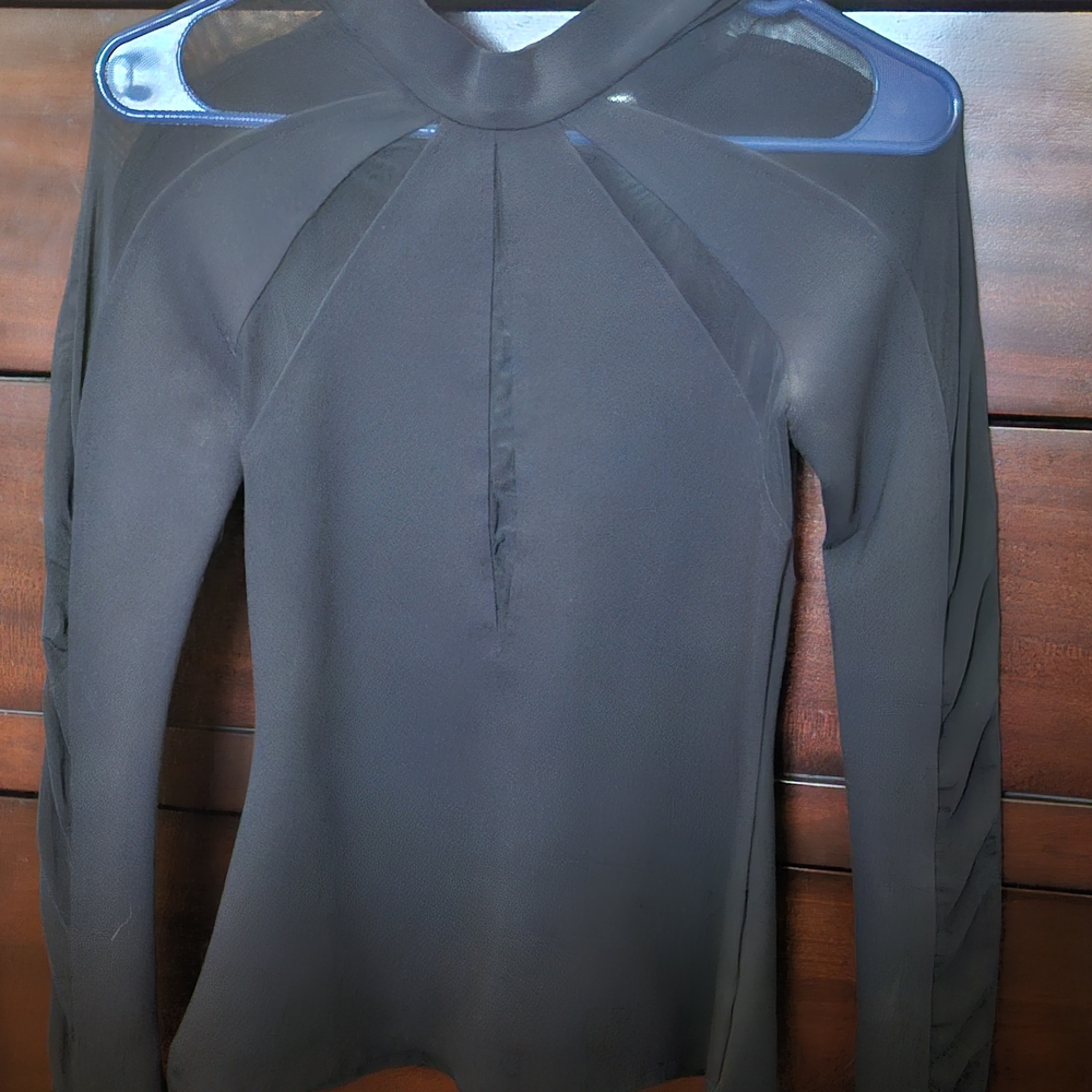 Women’s Black Long-Sleeve Cutout Top